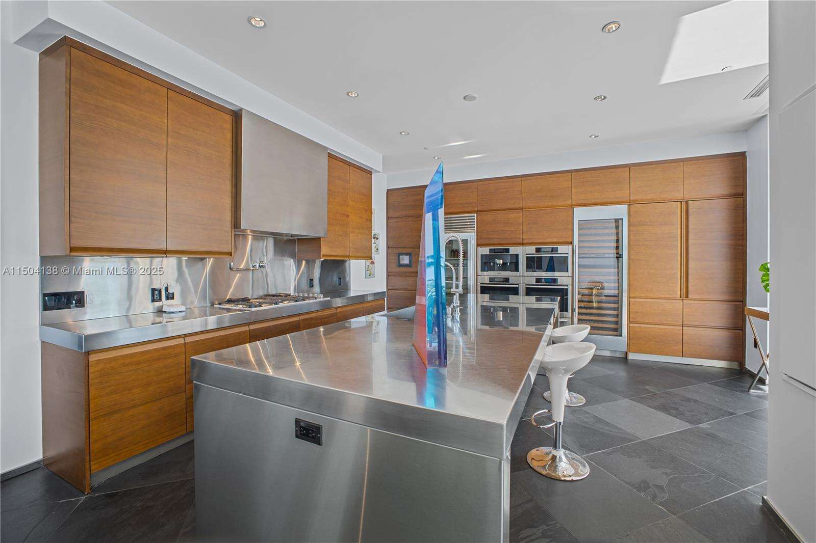 Apogee Unit #502 | Picture 18