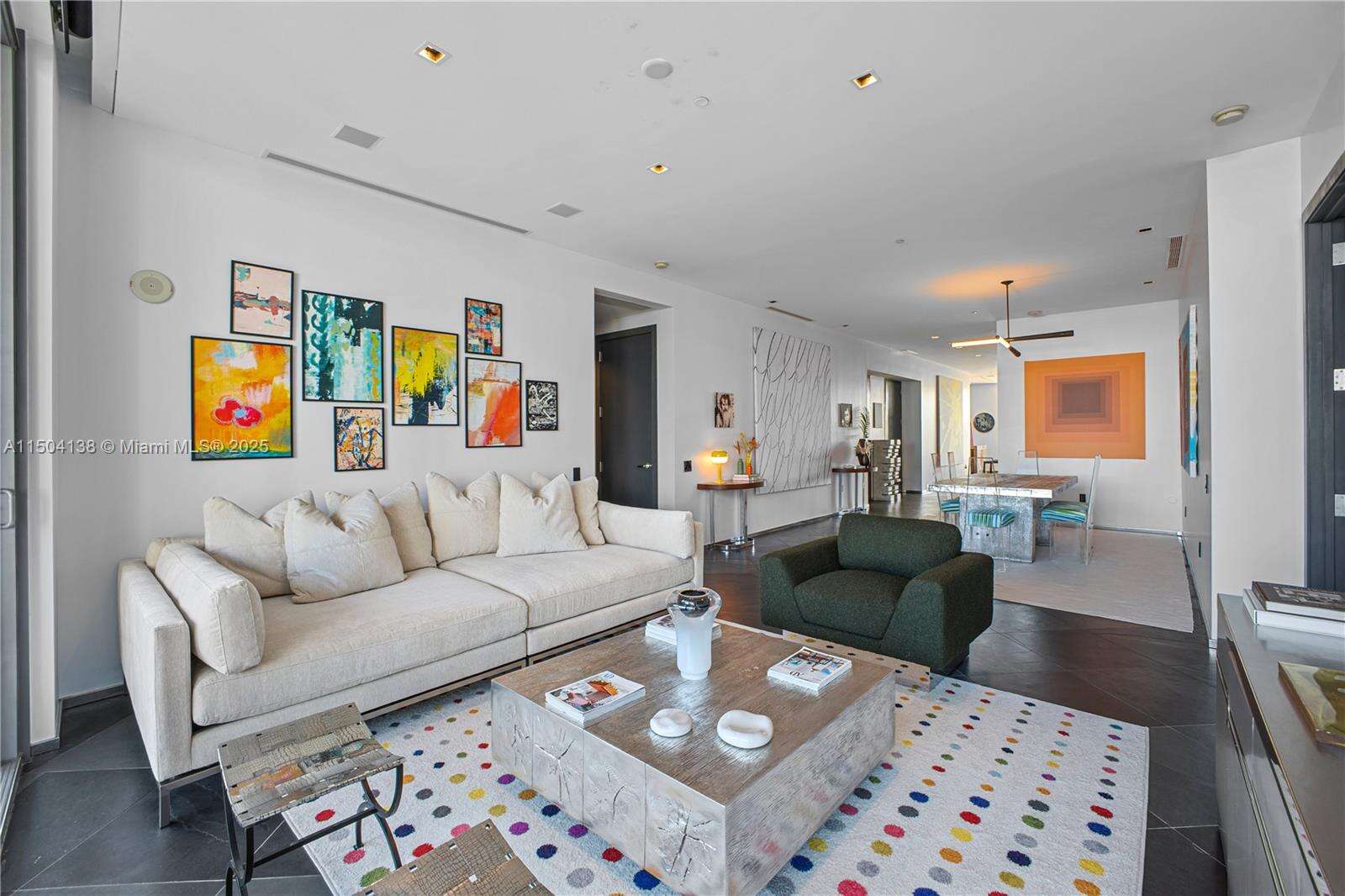 Apogee Unit #502 | Picture 32