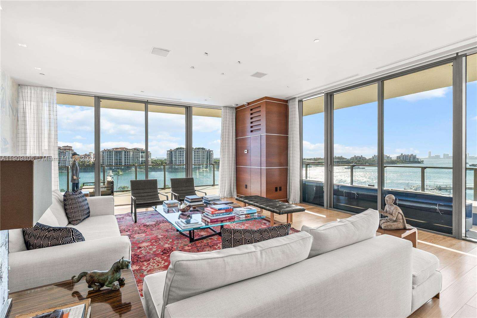 Apogee Unit #704 | Picture 13