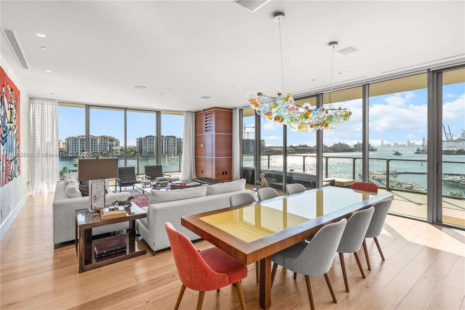 Apogee Unit #704 | Picture 3