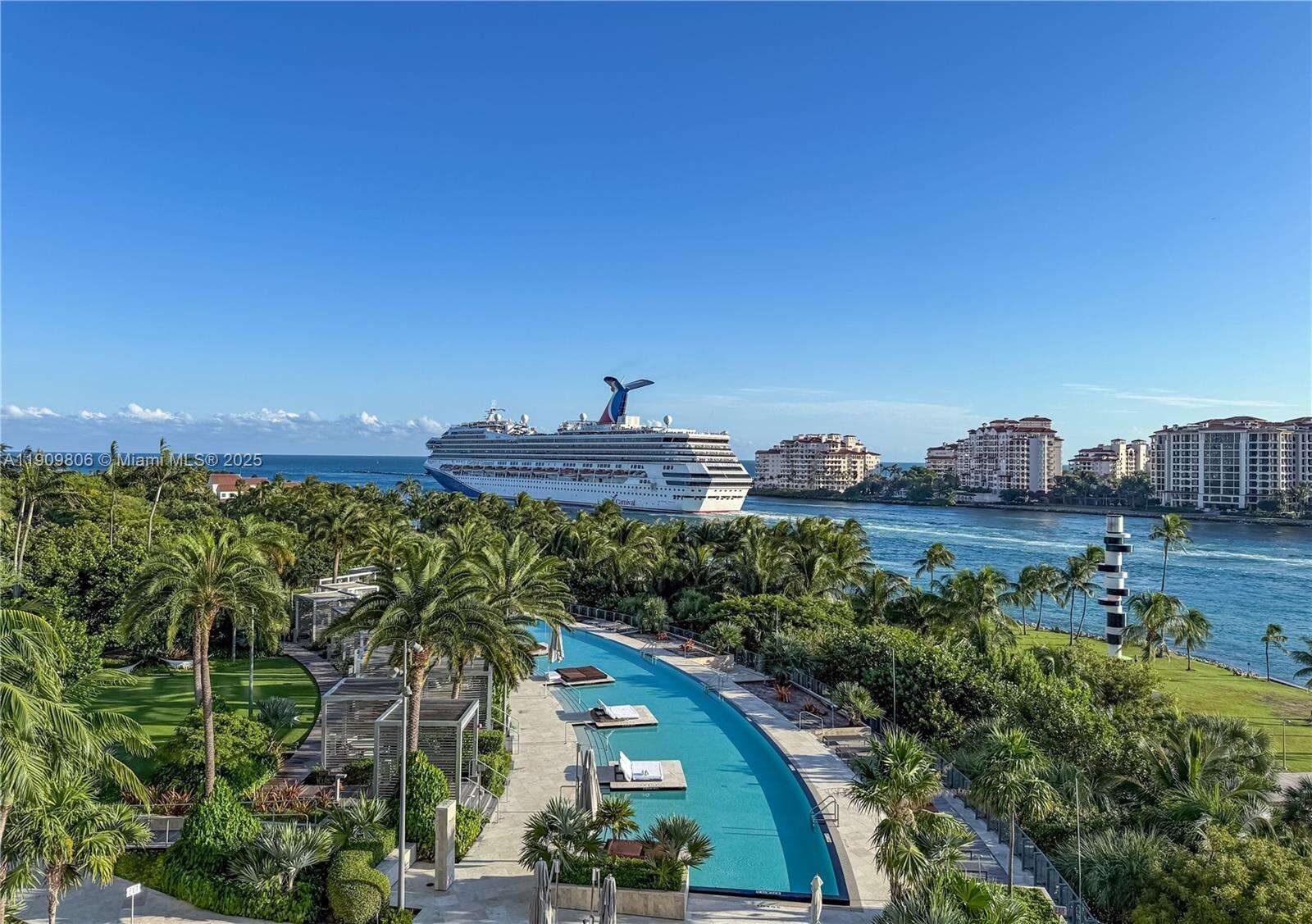 Apogee Unit #704 | Picture 32