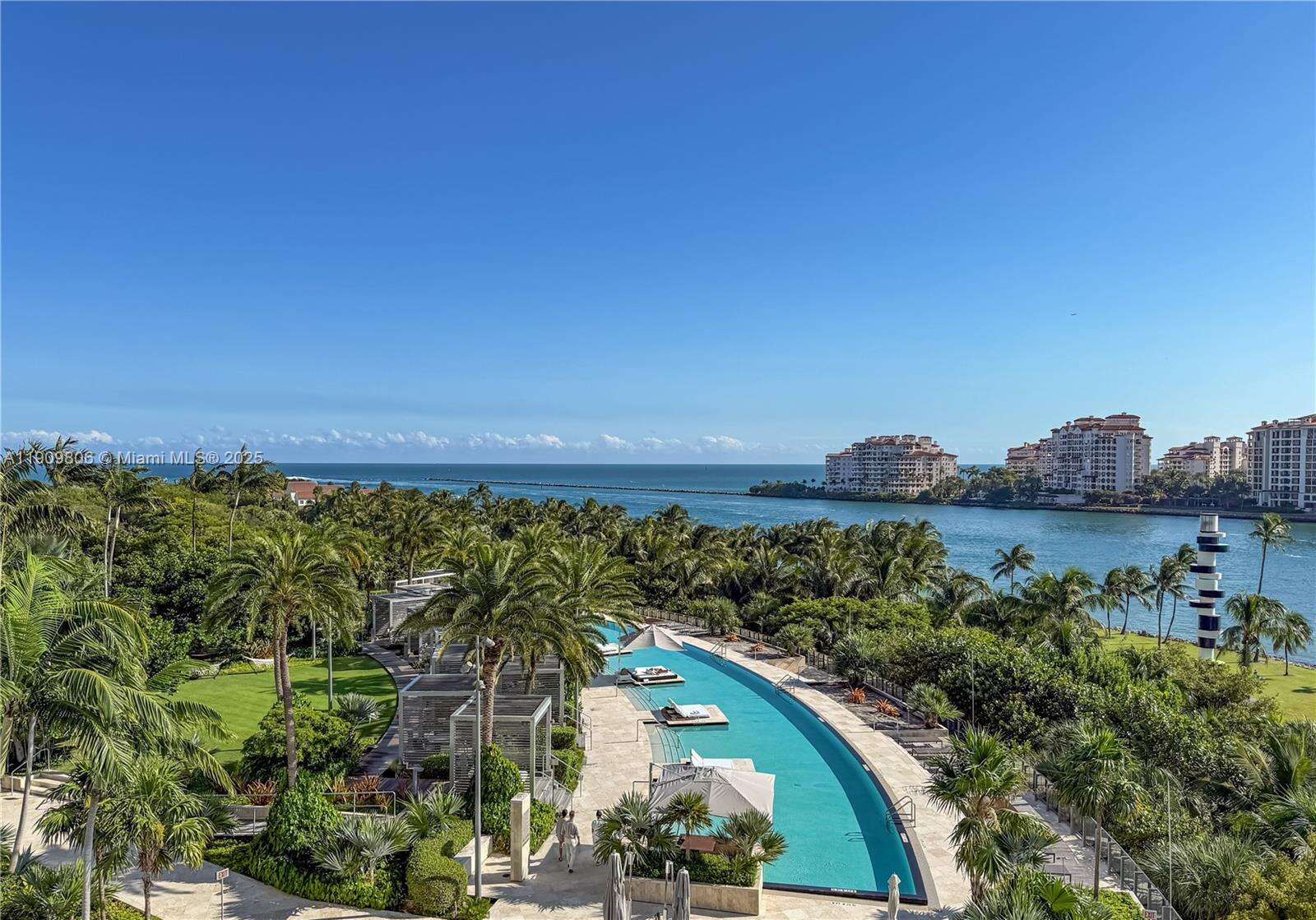 Apogee Unit #704 | Picture 33