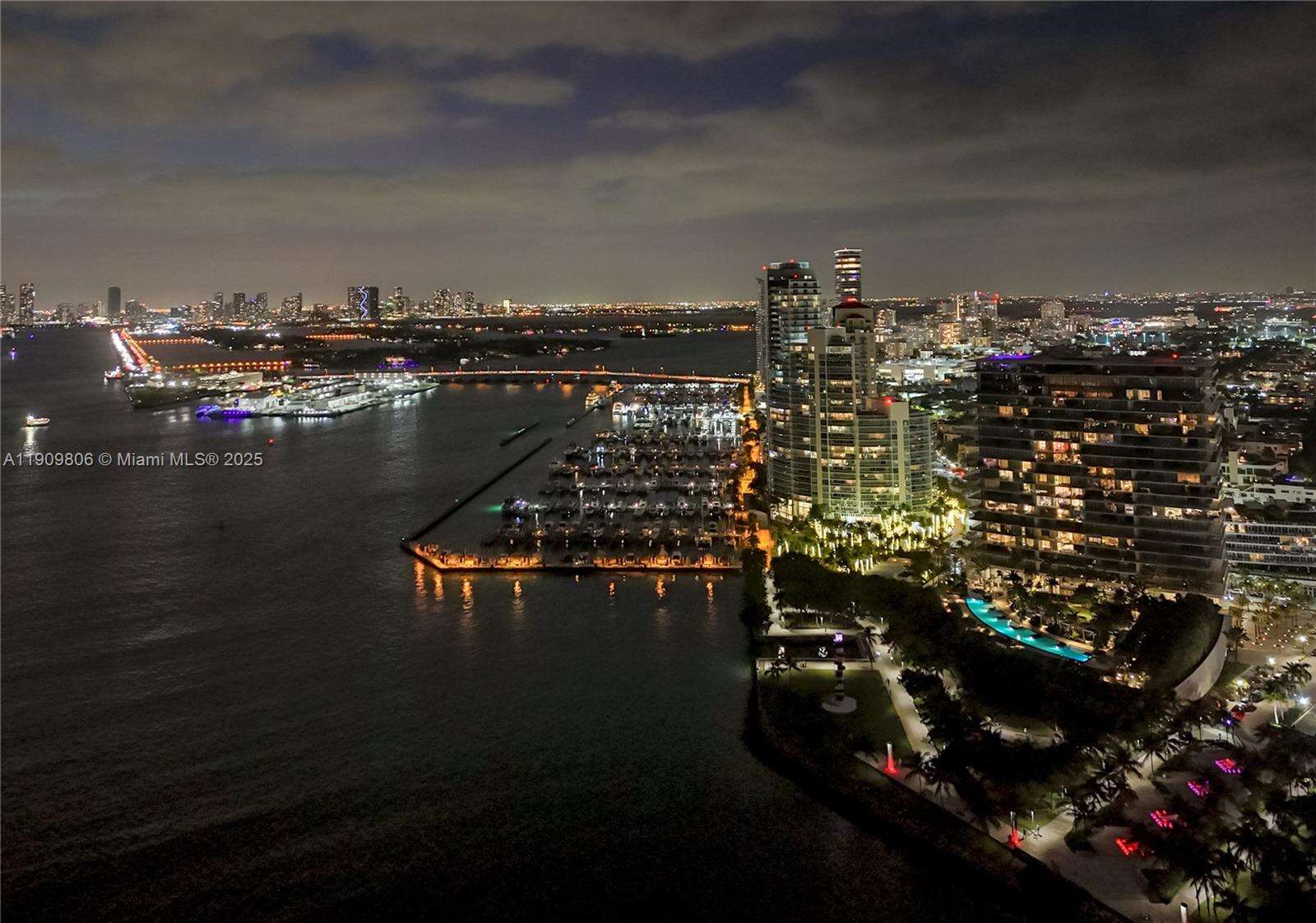 Apogee Unit #704 | Picture 50