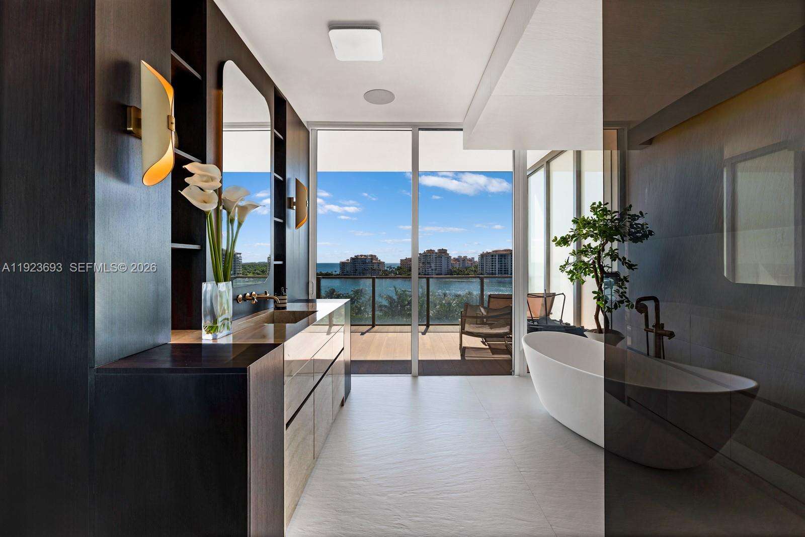 Apogee Unit #801 | Picture 14