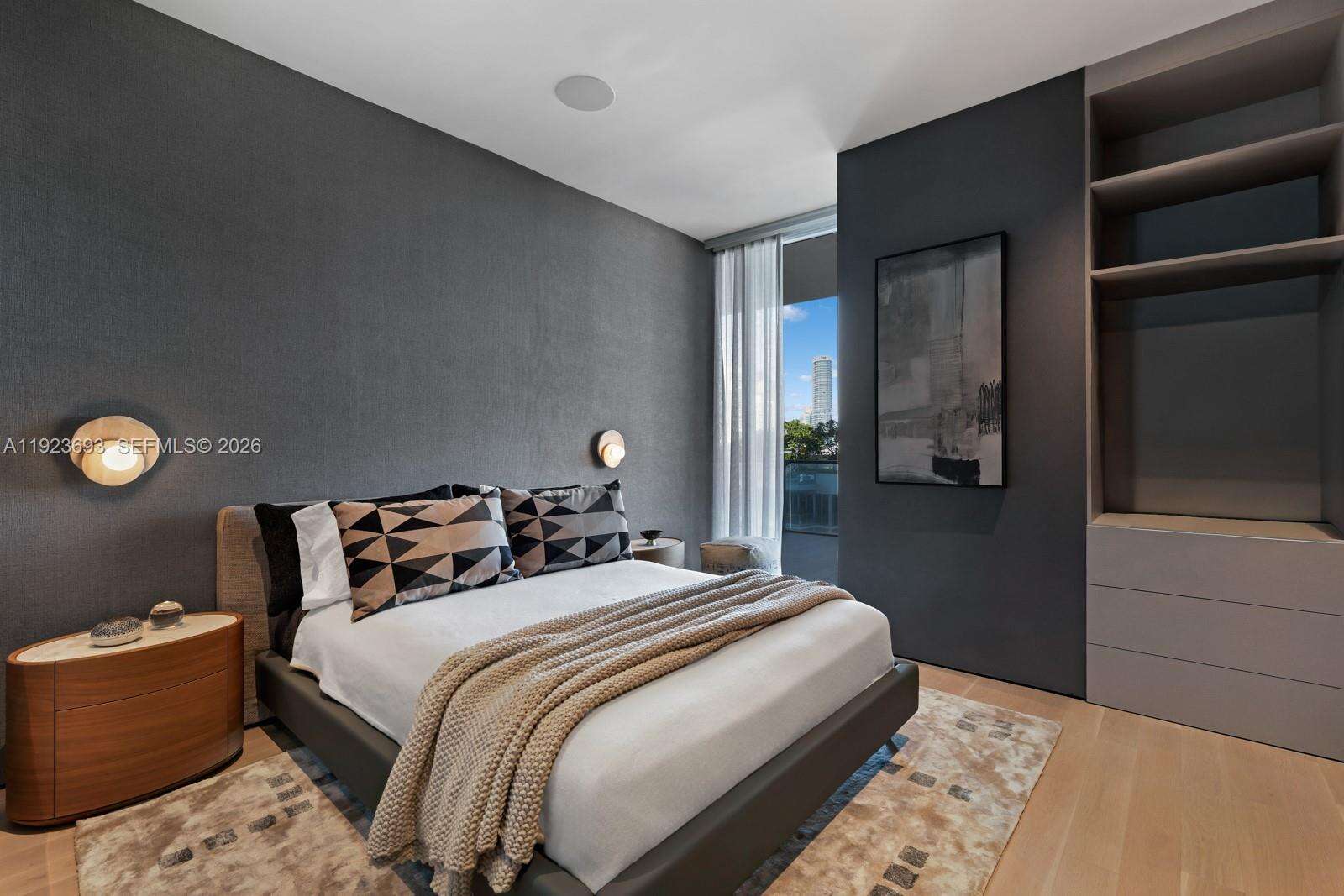 Apogee Unit #801 | Picture 23