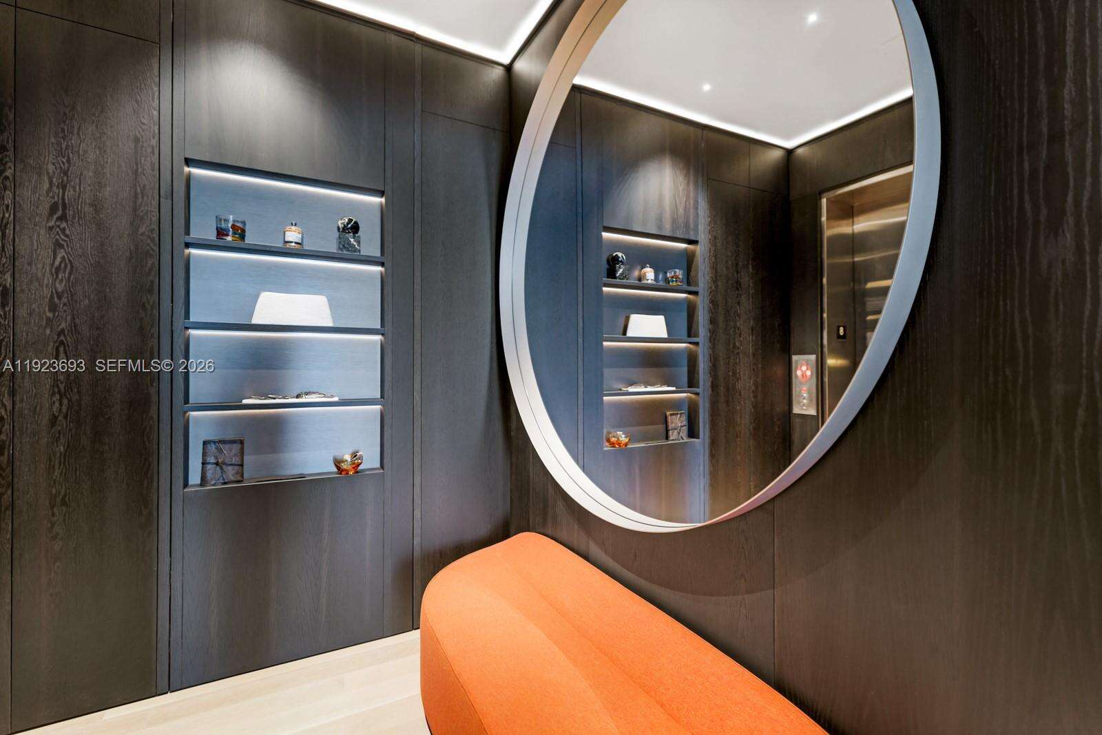 Apogee Unit #801 | Picture 28