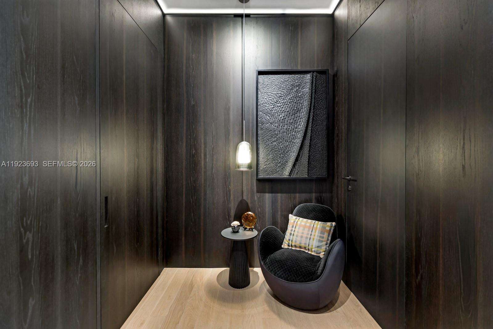 Apogee Unit #801 | Picture 29