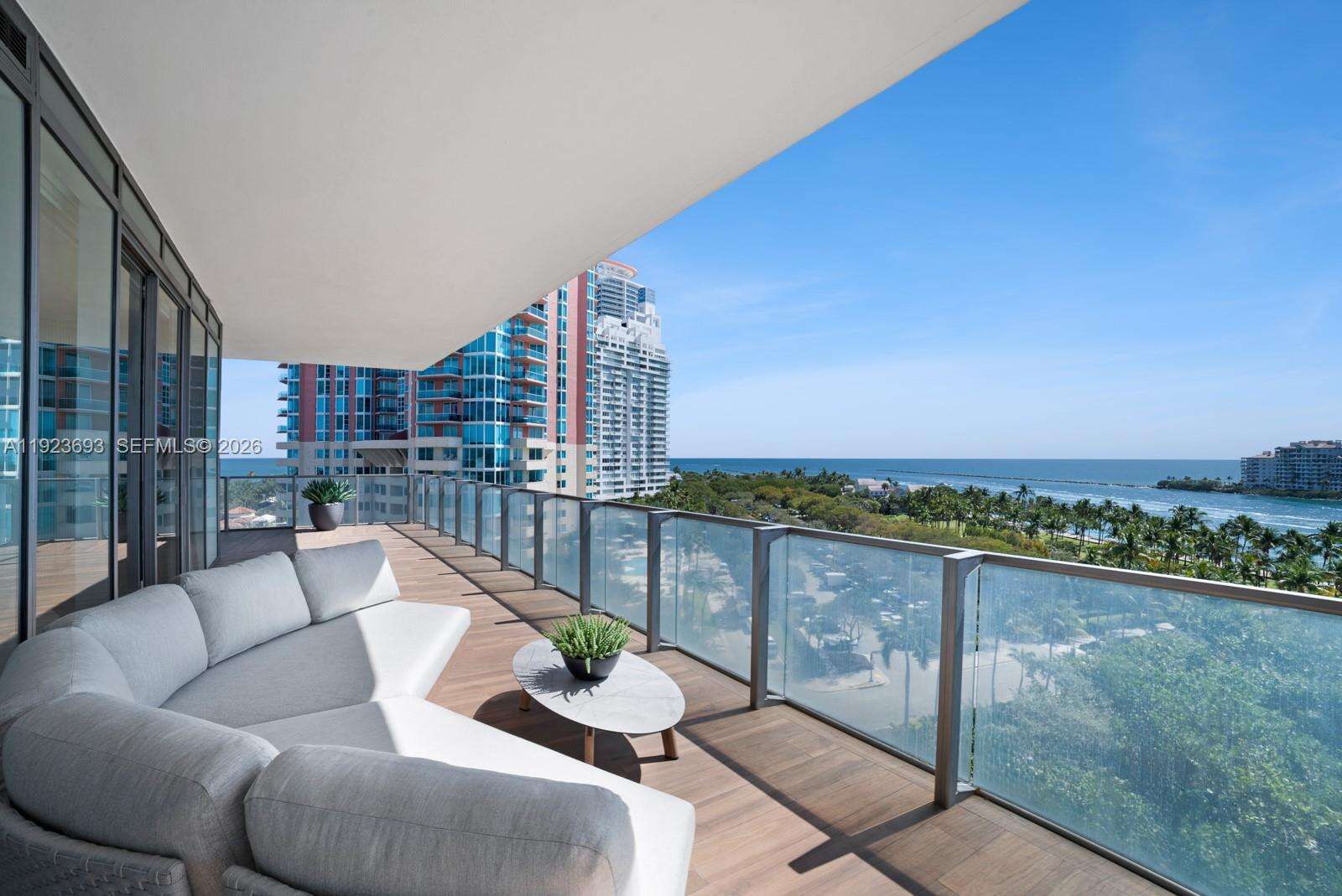 Apogee Unit #801 | Picture 32