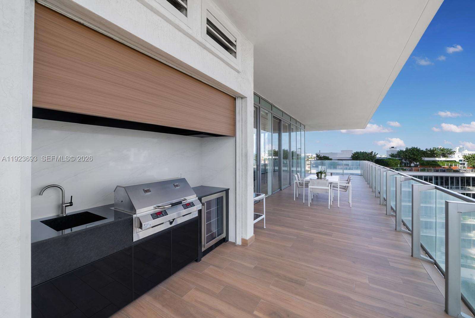 Apogee Unit #801 | Picture 33