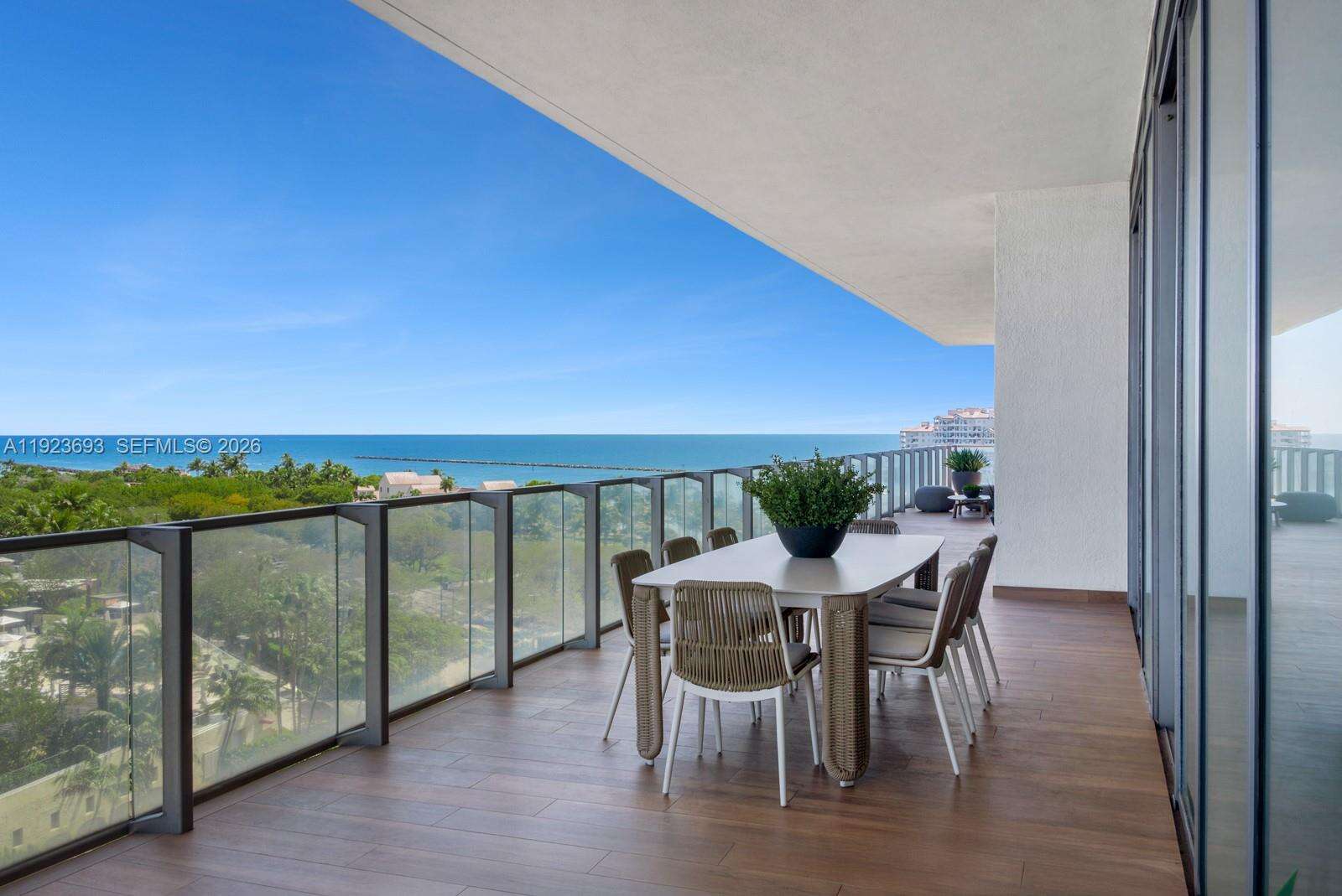 Apogee Unit #801 | Picture 34