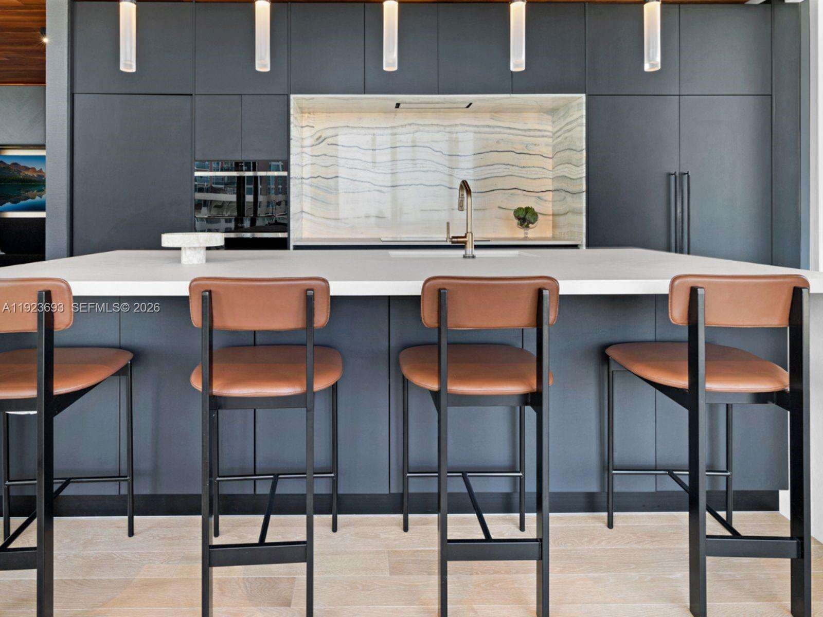 Apogee Unit #801 | Picture 7