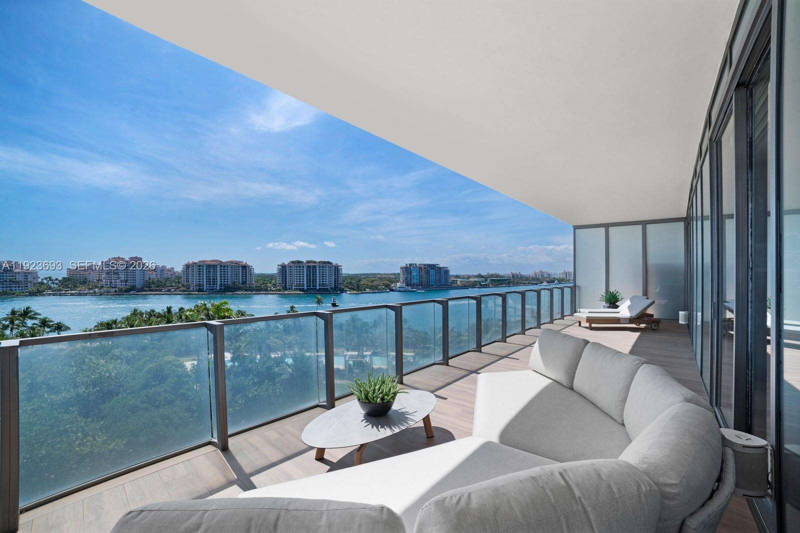 Apogee Unit #801 | Picture 9