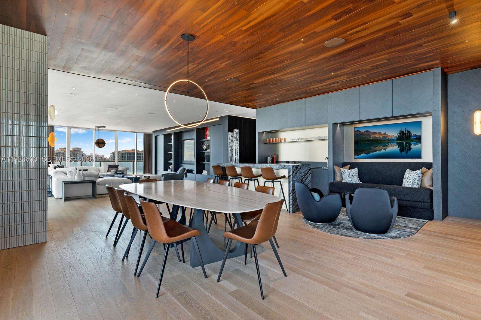 Apogee Unit #801 | Picture 10