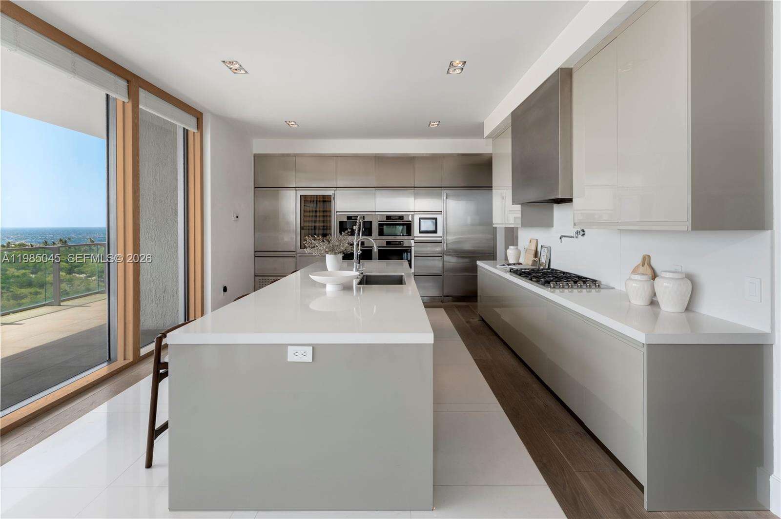 Apogee Unit #901 | Picture 14