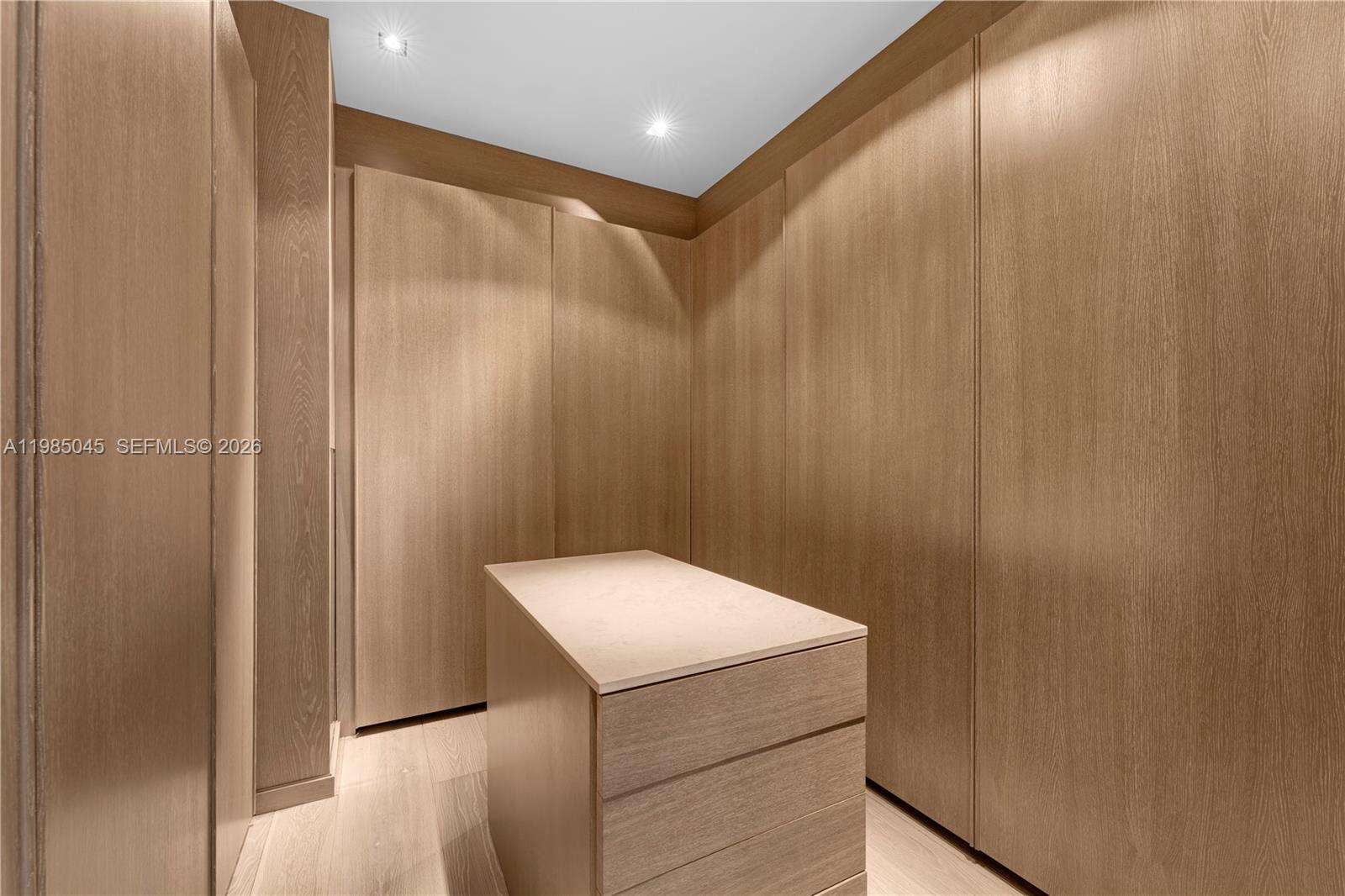 Apogee Unit #901 | Picture 20