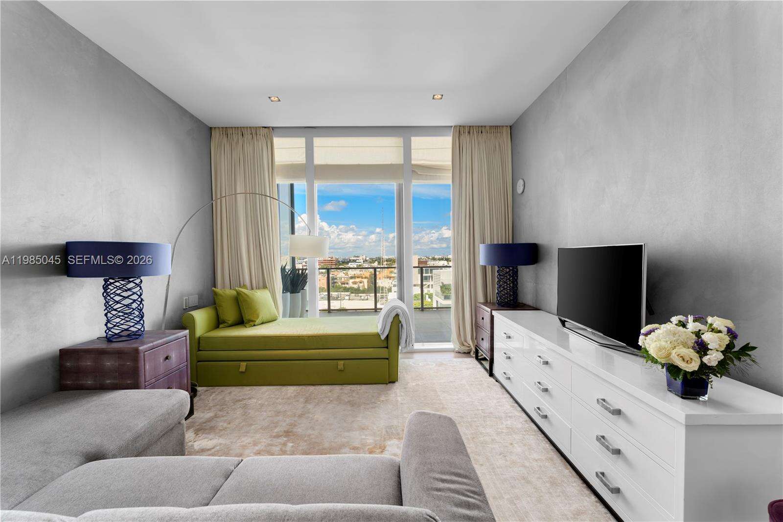 Apogee Unit #901 | Picture 21