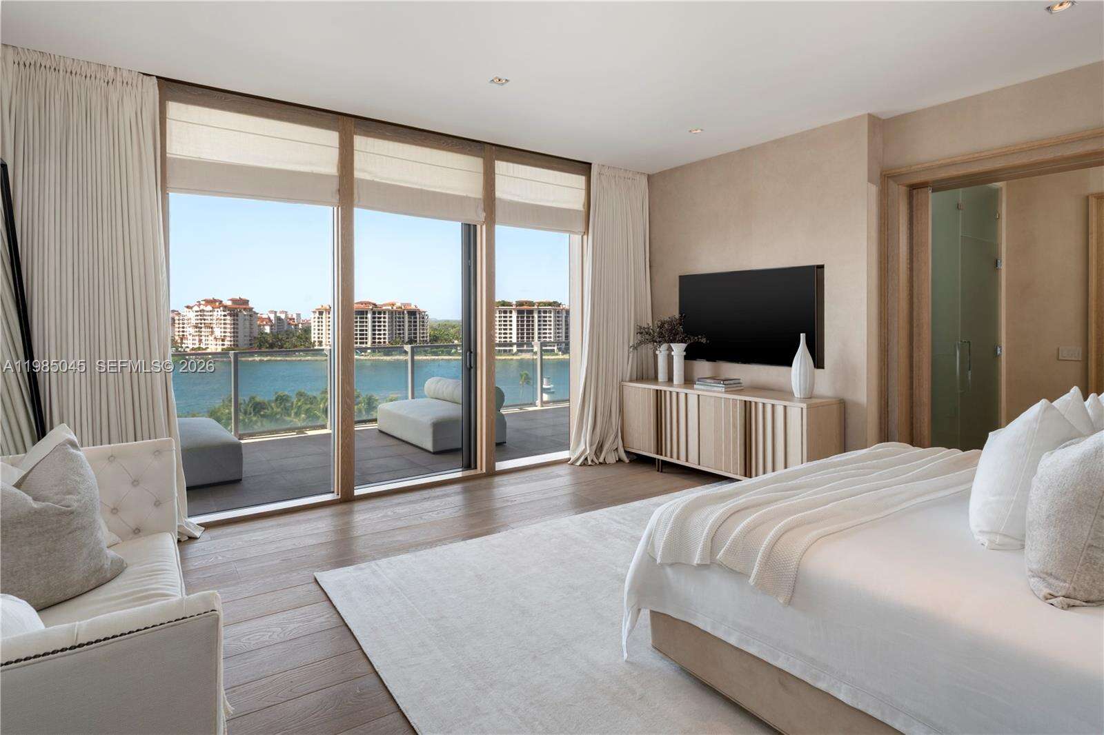 Apogee Unit #901 | Picture 9