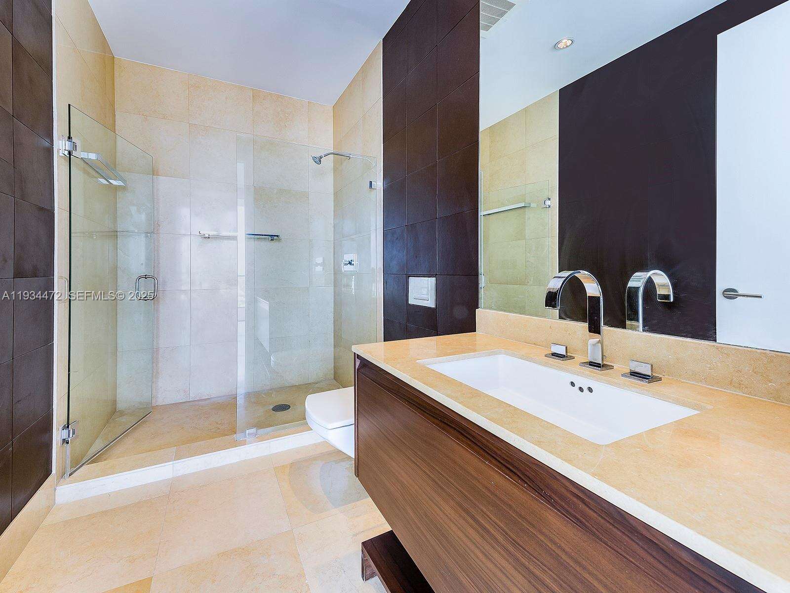 Apogee Unit #2103 | Picture 26