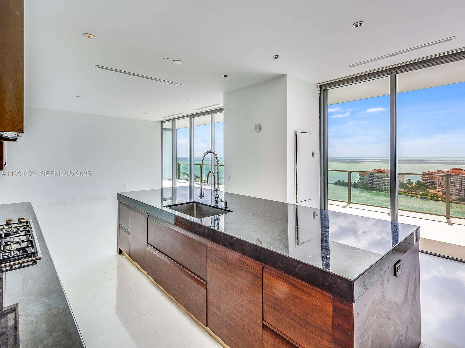 Apogee Unit #2103 | Picture 7